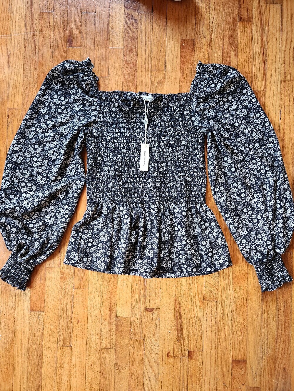 Max Studio NWT Cottagecore Smocked Floral Peplum Top Puff Sleeve Black XS